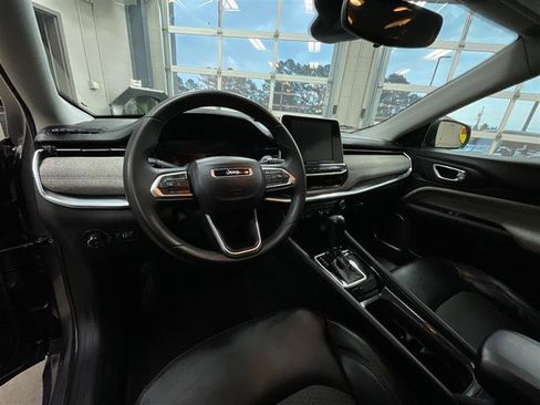 Used 2022 Jeep Compass Latitude image 13