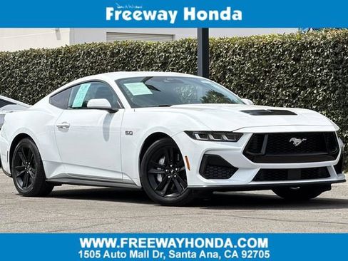 Used 2024 Ford Mustang GT RWD image 1