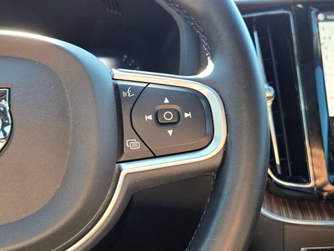 Used 2022 Volvo XC60 B5 Momentum w/ Advanced Package AWD/4WD image 29