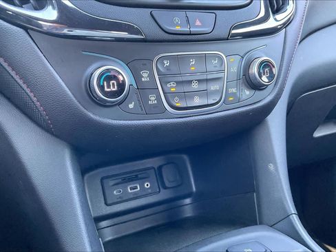 Used 2024 Chevrolet Equinox RS FWD image 31