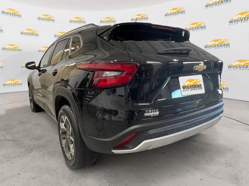 Used 2024 Chevrolet Trax LT w/ Driver Confidence Package image 3