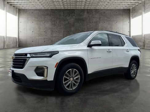 Used 2023 Chevrolet Traverse LT FWD image 1