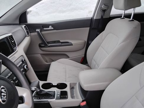 Used 2020 Kia Sportage LX image 8