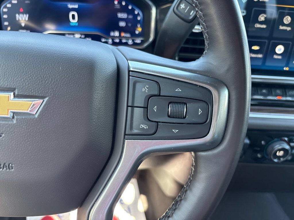 Used 2025 Chevrolet Silverado 1500 LT AWD/4WD image 37