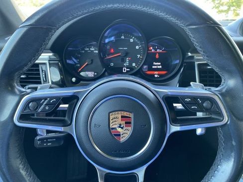 Used 2017 Porsche Macan AWD/4WD image 22