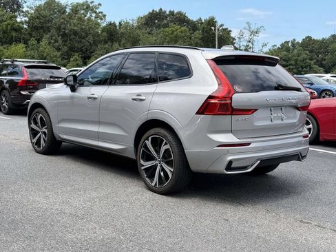 Used 2023 Volvo XC60 B5 Ultimate w/ Climate Package FWD image 3