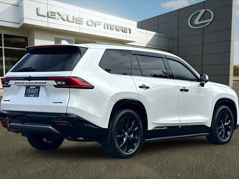 Used 2024 Toyota Grand Highlander AWD Hybrid image 9