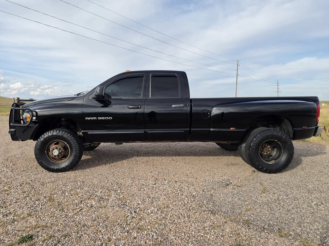 Used 2004 Dodge Ram 3500 Truck SLT w/ Sport Appearance Group AWD/4WD image 2