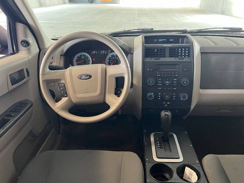 Used 2009 Ford Escape XLS AWD/4WD image 15
