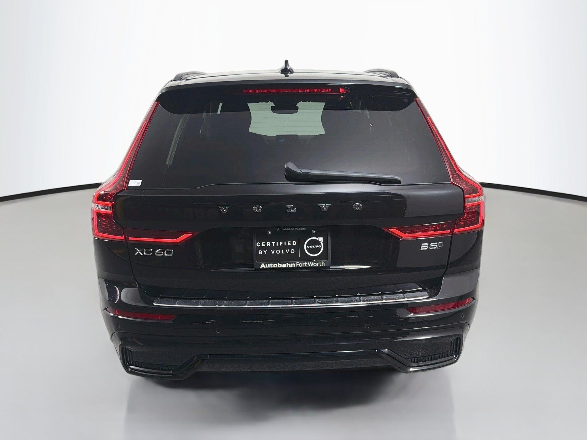 Certified 2026 Volvo XC60 B5 Ultra AWD/4WD image 7