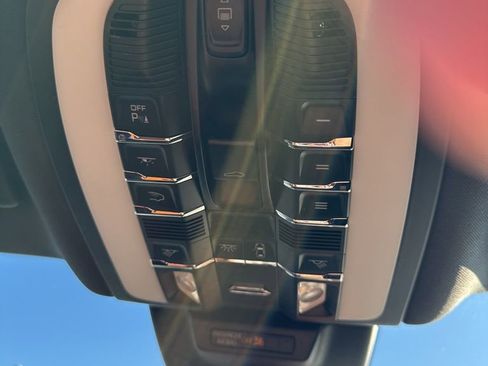 Used 2021 Porsche Macan S image 30