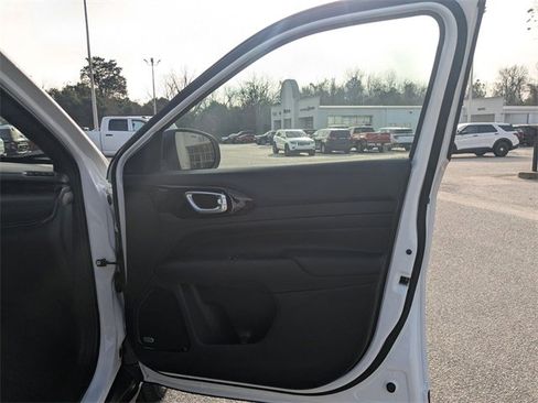 New 2026 Jeep Compass Latitude image 31