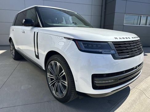 New 2026 Land Rover Range Rover Long Wheelbase SE AWD/4WD image 3