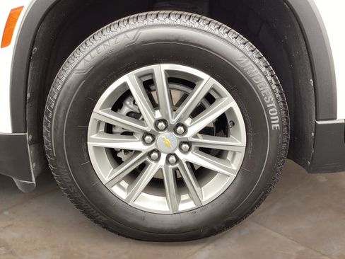 Used 2023 Chevrolet Traverse LT FWD image 35