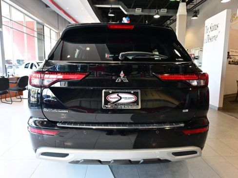 Used 2024 Mitsubishi Outlander SE Black Edition AWD/4WD image 6