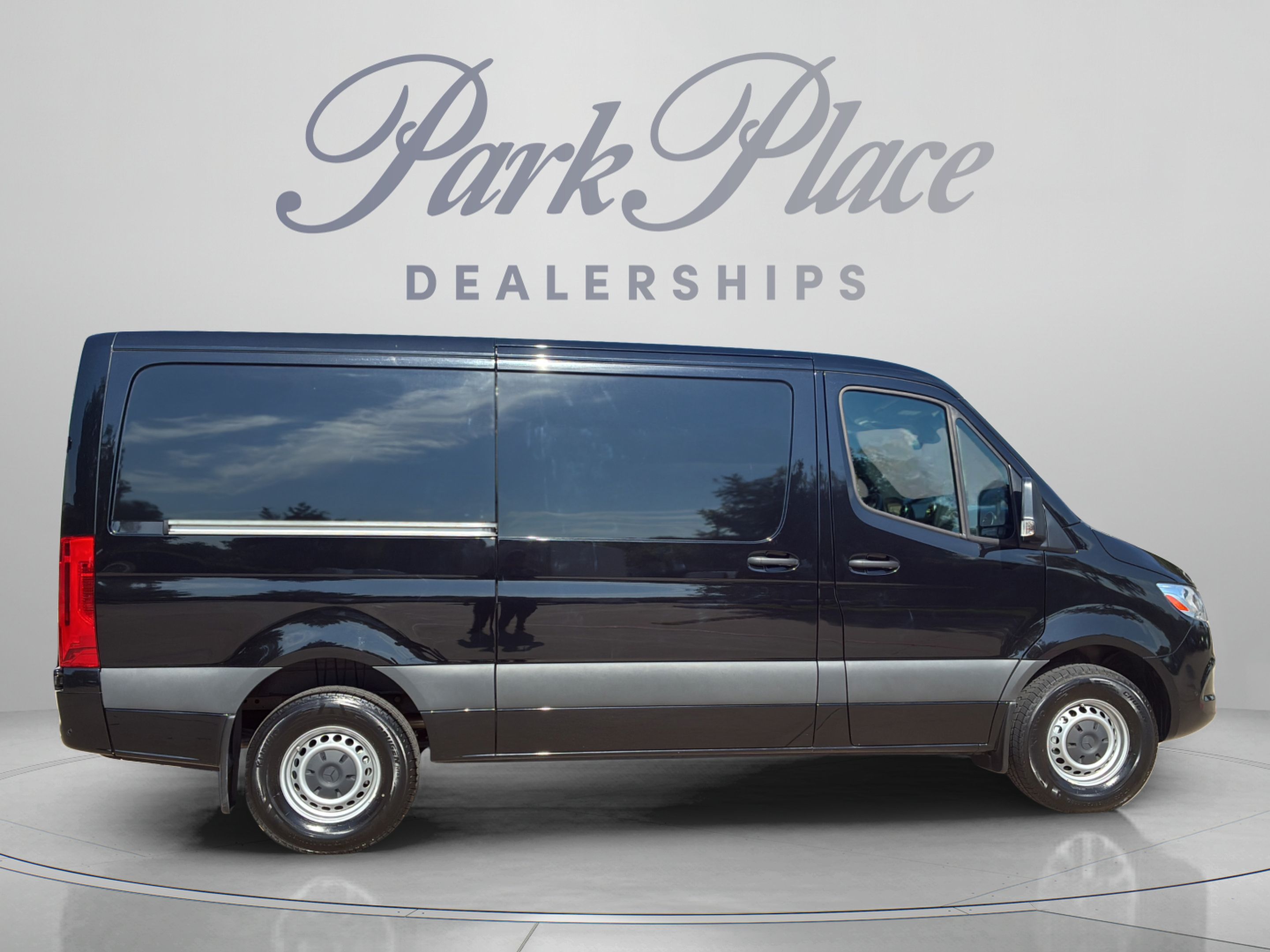 Used 2025 Mercedes-Benz Sprinter 2500 image 6