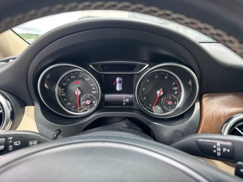 Used 2019 Mercedes-Benz GLA 250 4MATIC image 16