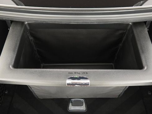 Used 2017 Mercedes-Benz S 550 Sedan w/ Sport Package w/ Sport Package image 79