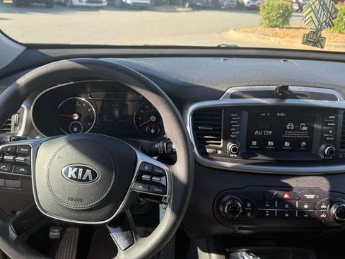 Used 2020 Kia Sorento FWD V6 image 3