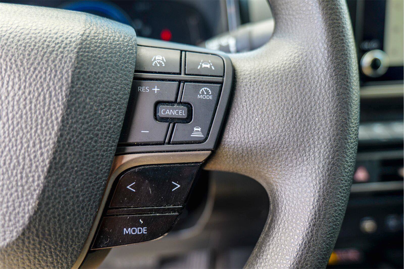 Used 2025 Toyota Camry LE FWD image 33