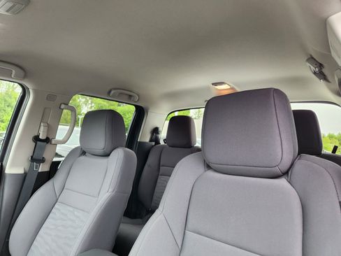 Used 2024 Nissan Frontier S AWD/4WD image 11