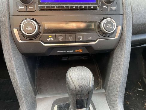 Used 2020 Honda Civic LX image 40