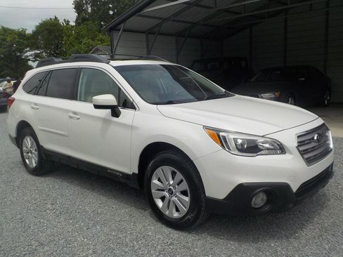 Used 2016 Subaru Outback 2.5i Premium AWD/4WD image 7