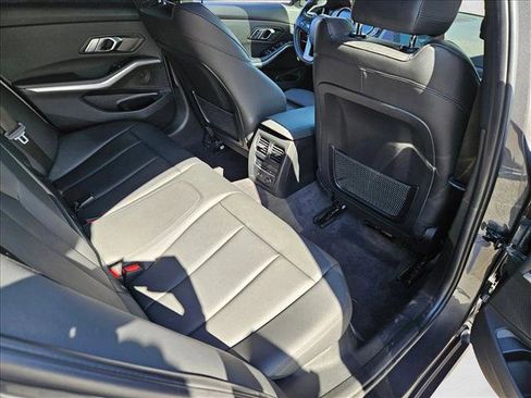 Used 2019 BMW 330i Sedan w/ Driving Assistance Package image 19