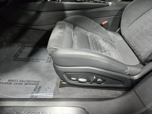 Used 2022 Audi e-tron GT Premium Plus image 11