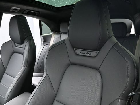 New 2025 Porsche Macan Turbo Electric image 5