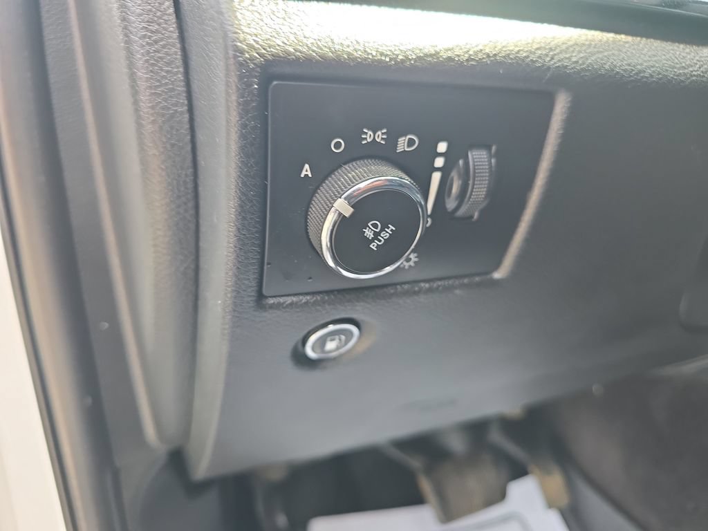 Used 2017 Jeep Grand Cherokee Limited AWD/4WD image 26