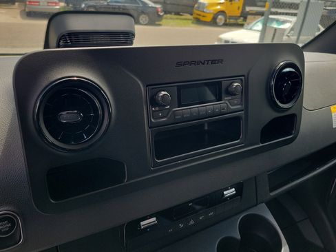 New 2025 Mercedes-Benz Sprinter 2500 image 27
