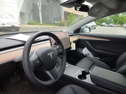 Used 2021 Tesla Model 3 Standard Range Plus RWD image 6