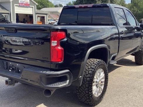 Used 2022 Chevrolet Silverado 2500 LTZ w/ LTZ Plus Package image 3