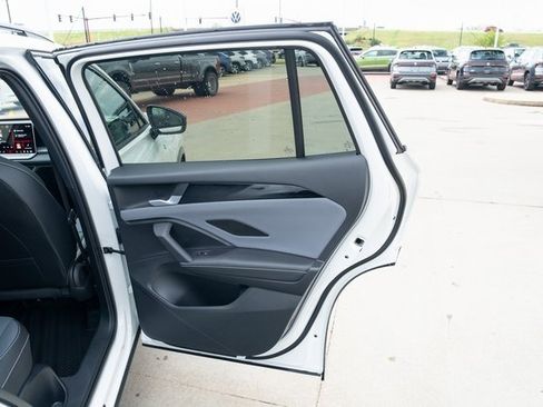 New 2026 Volkswagen Tiguan SE R-Line image 13