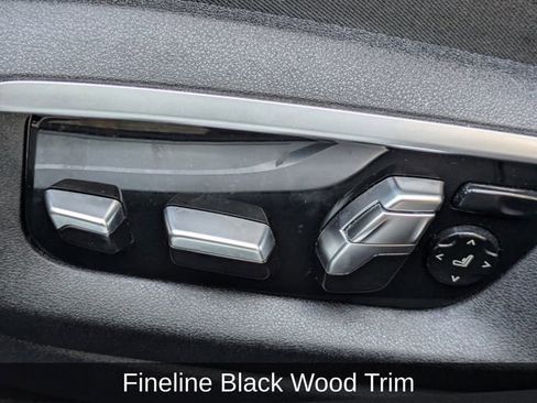 Used 2017 BMW 750i image 23