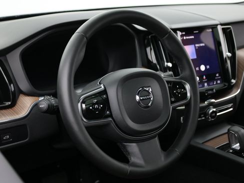 Used 2024 Volvo XC60 B5 Plus AWD/4WD image 10