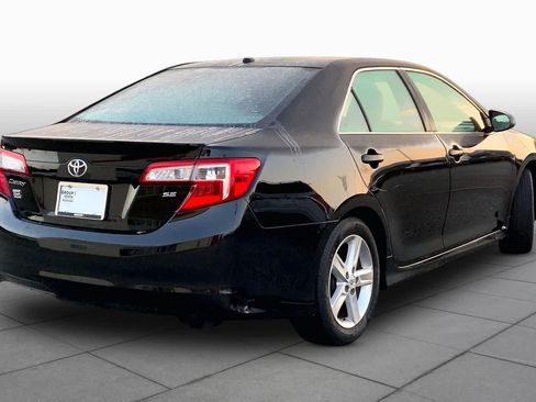 Used 2012 Toyota Camry SE FWD image 11