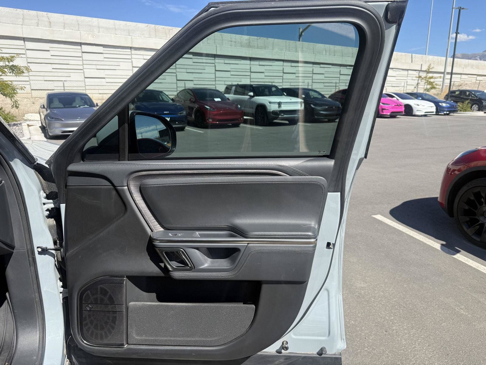 Used 2023 Rivian R1S Launch Edition Quad AWD/4WD image 25