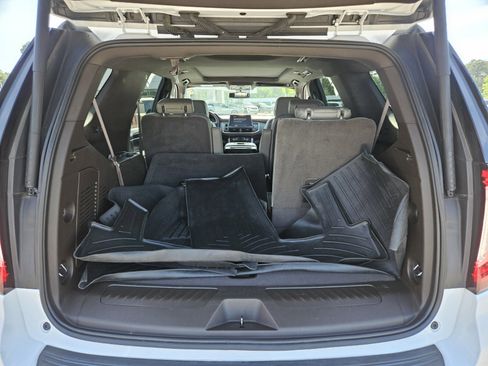 Used 2021 GMC Yukon SLT w/ SLT Luxury Package AWD/4WD image 18