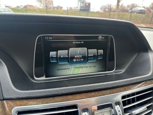 Used 2016 Mercedes-Benz E 350 4MATIC Sedan image 12