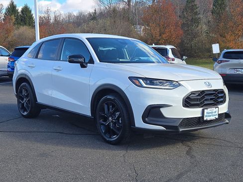 Certified 2025 Honda HR-V Sport image 4