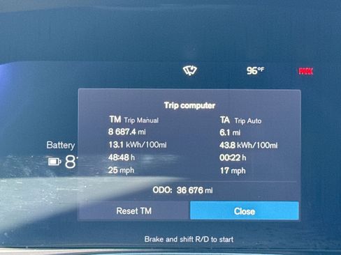 Used 2023 Volvo XC40 Recharge Plus w/ Protection Package Premier AWD/4WD image 17