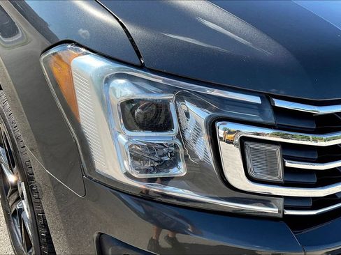 Used 2020 Ford Expedition XLT w/ Equipment Group 202A RWD image 27