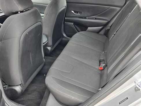 Used 2022 Hyundai Elantra SEL FWD image 11