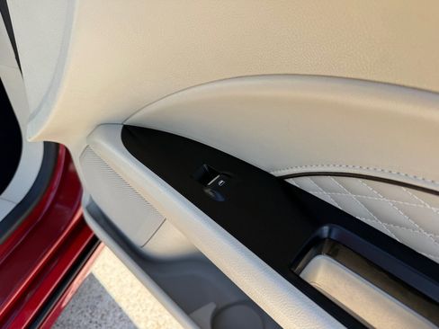 Used 2018 Ford Fusion Energi Platinum FWD image 28