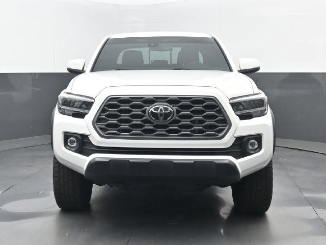 Used 2023 Toyota Tacoma TRD Off-Road w/ Black Out Package (TMS) AWD/4WD image 18