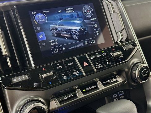 Used 2024 Lexus LX 600 4WD w/ Appearance Package image 18