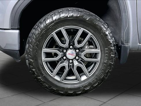 Used 2020 GMC Sierra 1500 AT4 w/ Technology Package AWD/4WD image 11