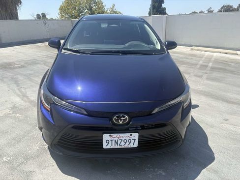 Used 2025 Toyota Corolla LE FWD image 30